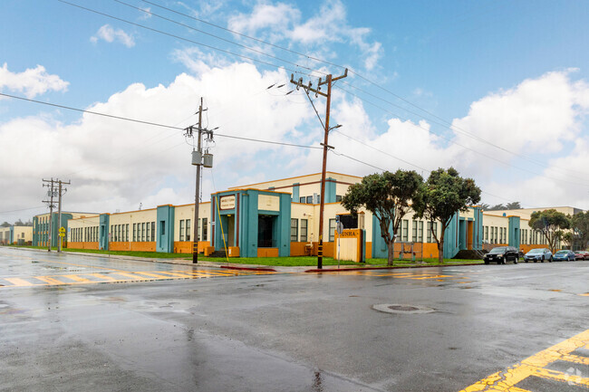Manuel F. Cunha Intermediate School is a highly rated school in Half Moon Bay.