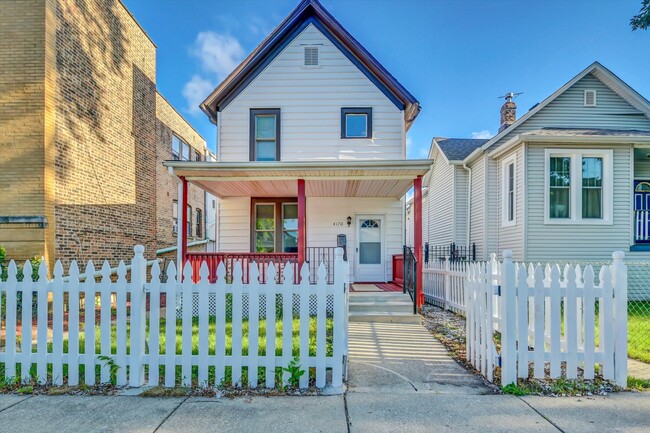 4170 W Cornelia Ave, Chicago, IL 60641 - photo 2