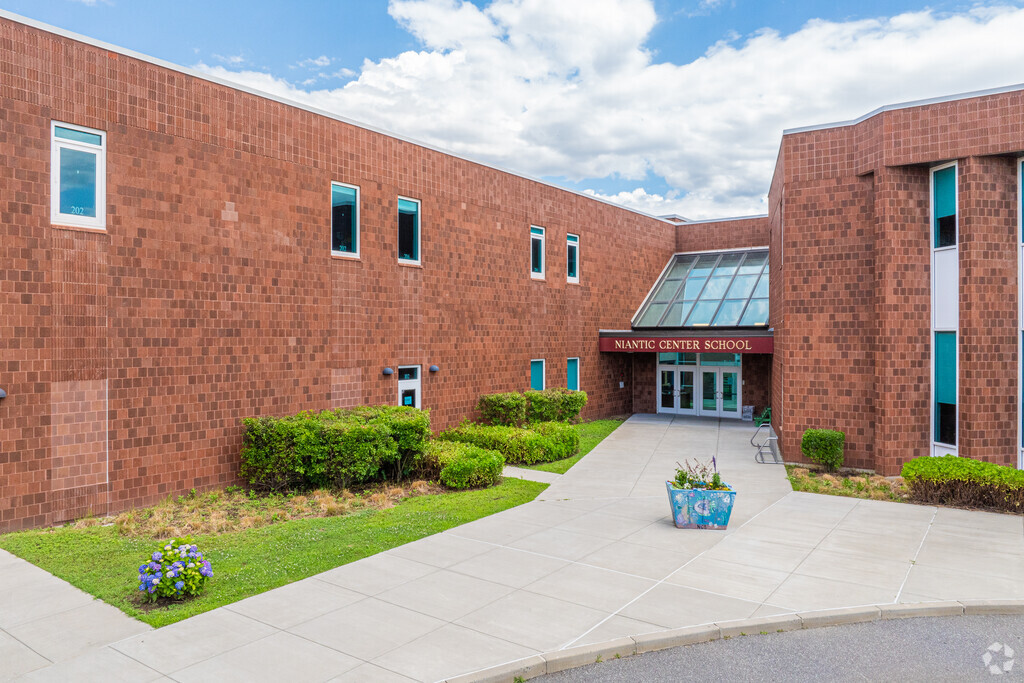 Welcome to Niantic Center School located in East Lyme, CT.