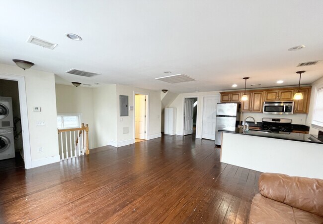 178 Hillside St unit 4, Roxbury Crossing, MA 02120 - photo 3