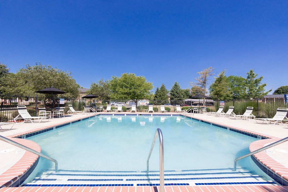 Swimming Pool at Ashmore Trace Apartments