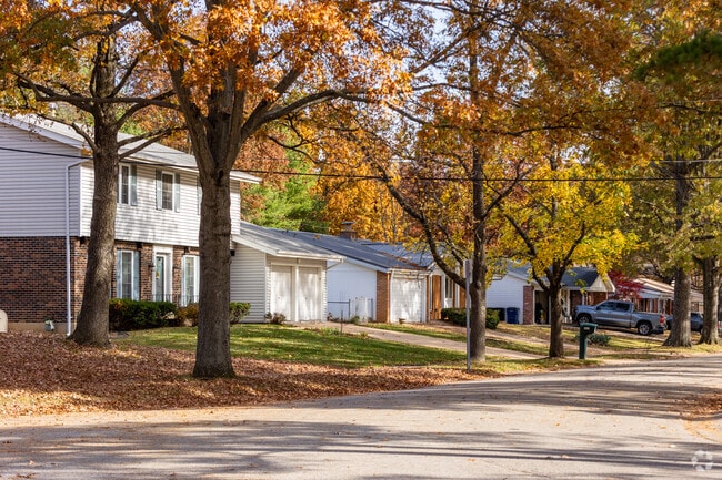 Oakville homes include a variety of older home times.