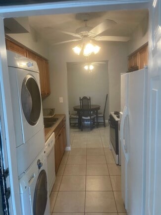 255 SW 7th St Unit 4, Boca Raton, FL 33432