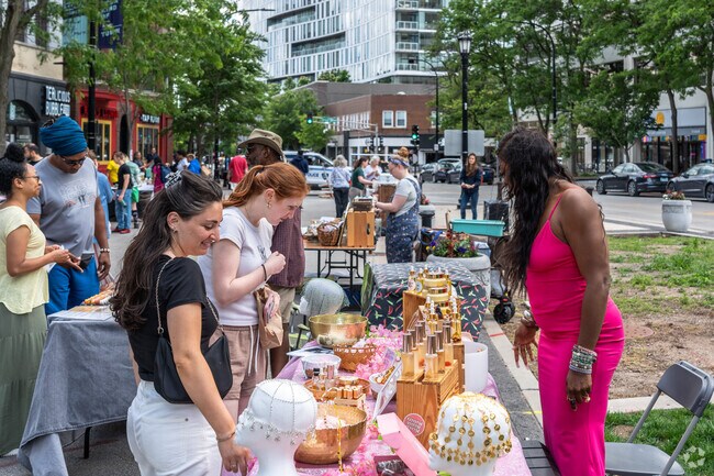 Northeast Evanston's community enjoys shopping locally at the downtown markets.