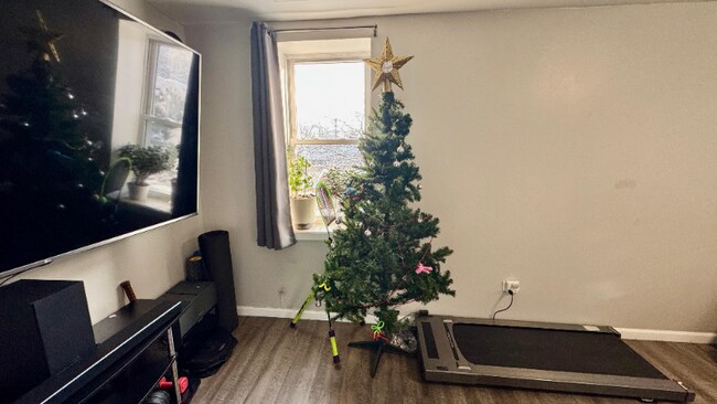 1360 W Evergreen Ave unit 2, Chicago, IL 60642 - photo 3