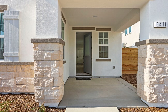 6411 Jacinto Way, Sacramento, CA 95823 - photo 3