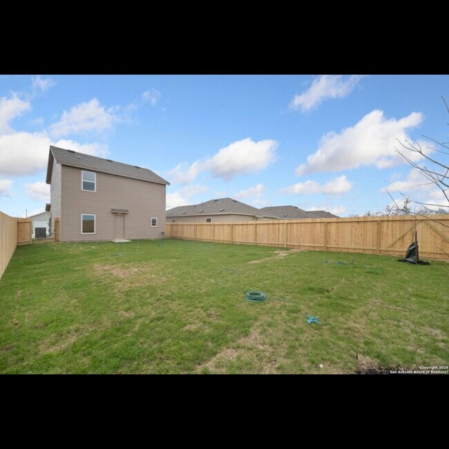 2142 Collins Aly, Converse, TX 78109 - photo 4