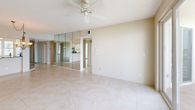 7979 Sailboat Key Blvd S unit 507, South Pasadena, FL 33707 - photo 2