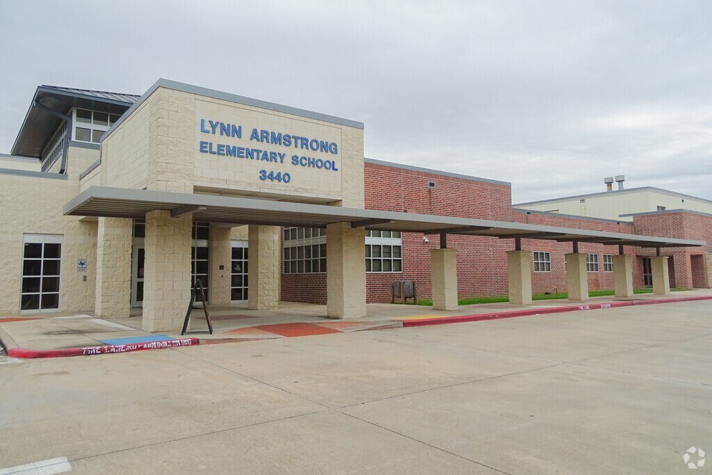 Dr. Lynn Armstrong Elementary School, Rankings & Reviews