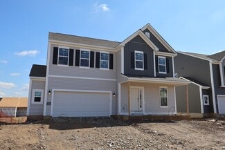 488 Crossing Ln, Miami Township, OH 45449