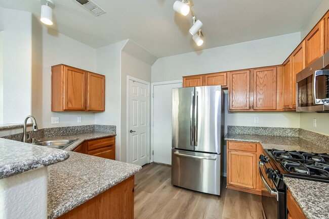 4950 Attitude Ct, North Las Vegas, NV 89031 - photo 7