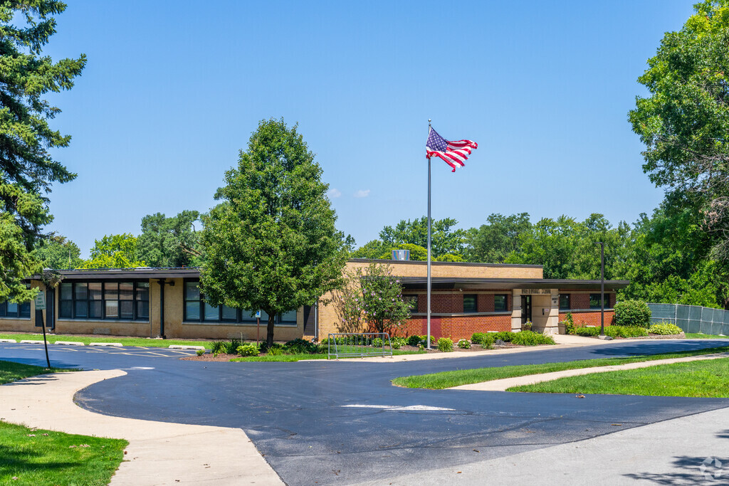 Worthwoods Elementary School has an overall Niche grade of B minus.