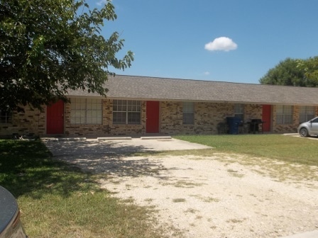 123 Wolf Rd unit B, Copperas Cove, TX 76522 - photo 2