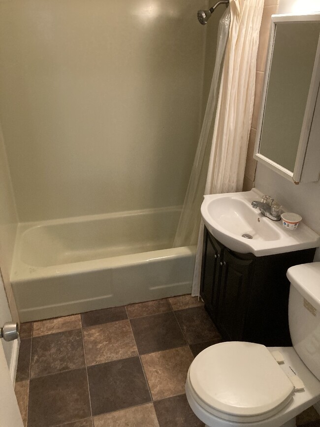 926 Fulton St SE Unit 2, Minneapolis, MN 55414