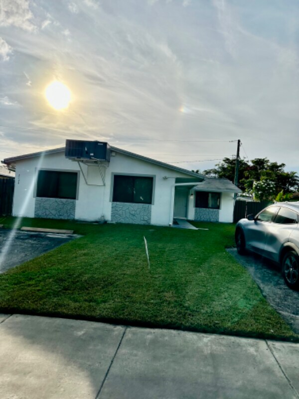 2124 N 14th Ave unit E, Hollywood, FL 33020 - photo 6