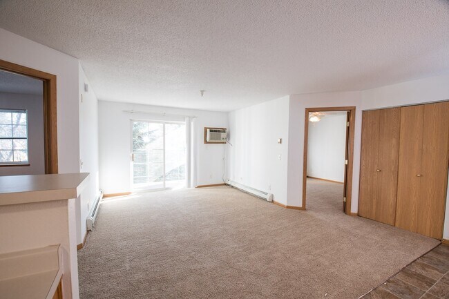 Ambercrest Apartments, Fox Run Apartments, Saint Cloud, MN 56301 - photo 7