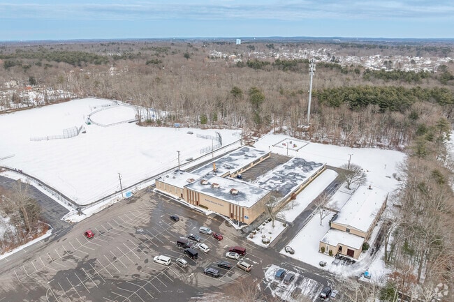 Boston Higashi School: Dedicated faculty, modern facilities, academic excellence.