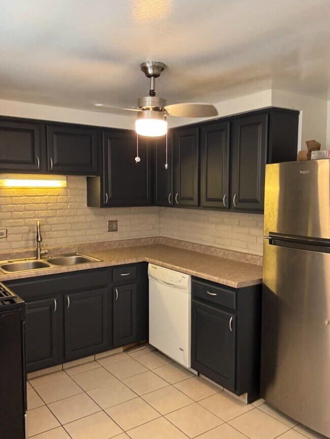 5908 Butterfield Rd unit B, Berkeley, IL 60163 - photo 3