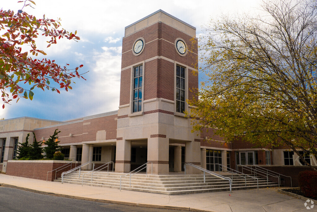 Kennett Middle School provides education in the neighborhood of 
Landen.