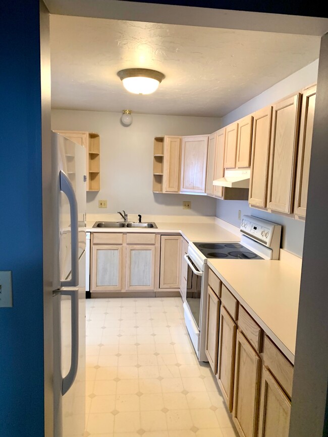 626 Eichelberger St, Hanover, PA 17331 - photo 2