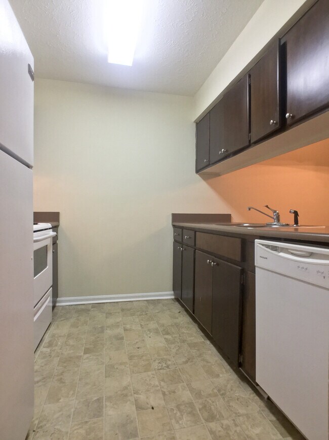 301 E Second St, Springfield, GA 31329 - photo 3