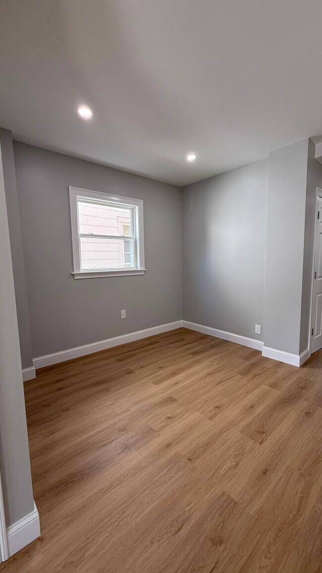 5 Harris Rd unit 1, Medford, MA 02155 - photo 4