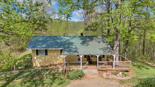 1004 Rock Castle Ln SE, Floyd, VA 24091 - photo 2