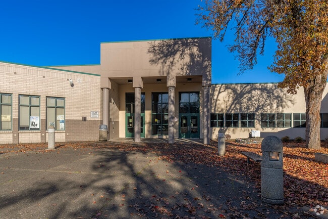 Alki Middle School entrance in Vancouver, WA.