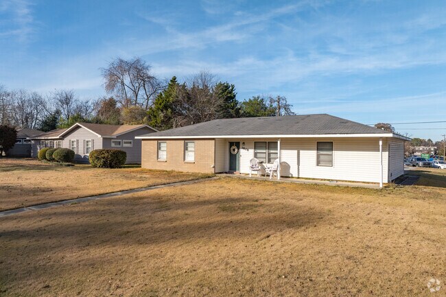 Ranch homes are common in Fairview.