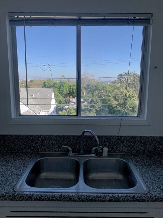 8871 18th St, Los Angeles, CA 90035 - photo 6