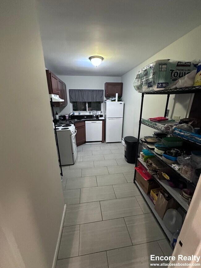 67 Chiswick Rd Unit 12, Boston, MA 02135