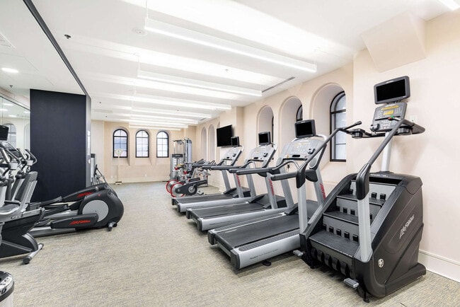 10 Light St unit FL24-ID1024639P, Baltimore, MD 21202 - photo 3