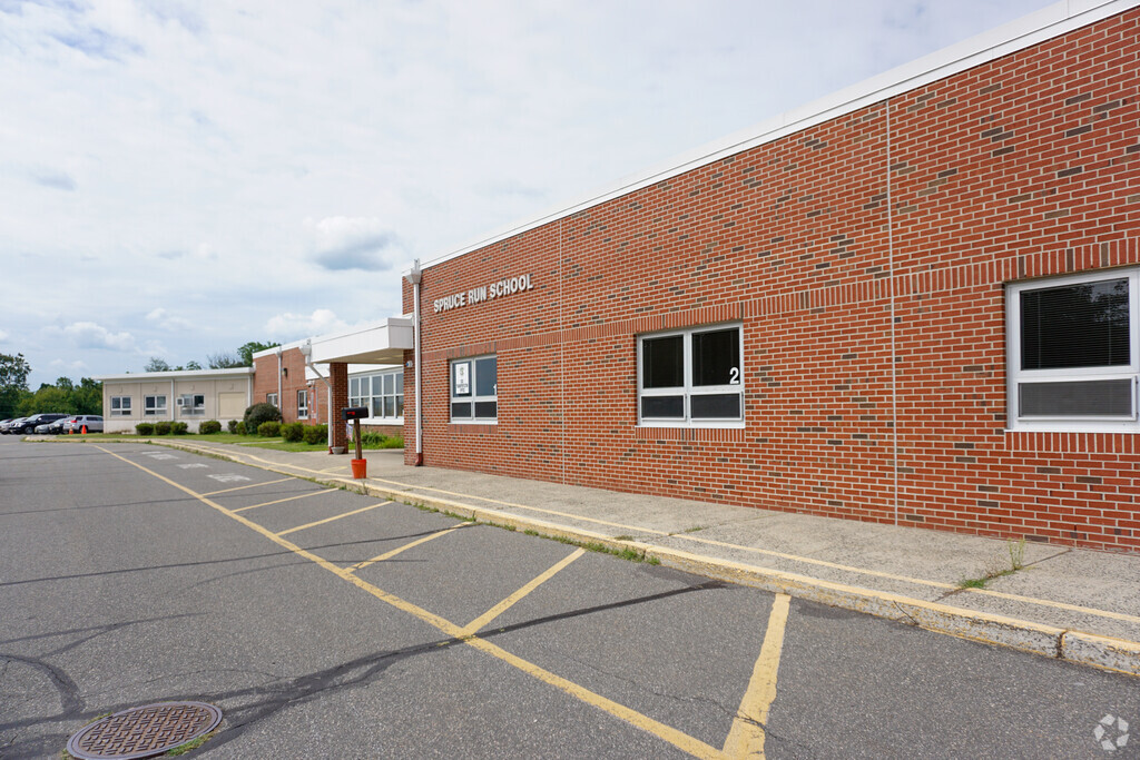 Spruce Run School provides education in the neighborhood of 
Hunterdon