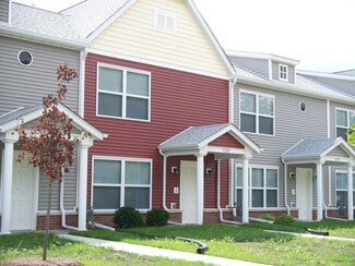 101-720 Saint James Place, Pontiac, IL 61764