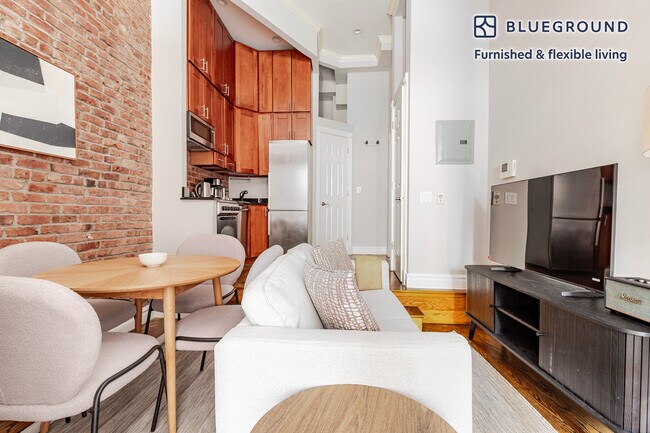 234 W 14th St unit FL2-ID1825, New York, NY 10011 - photo 3