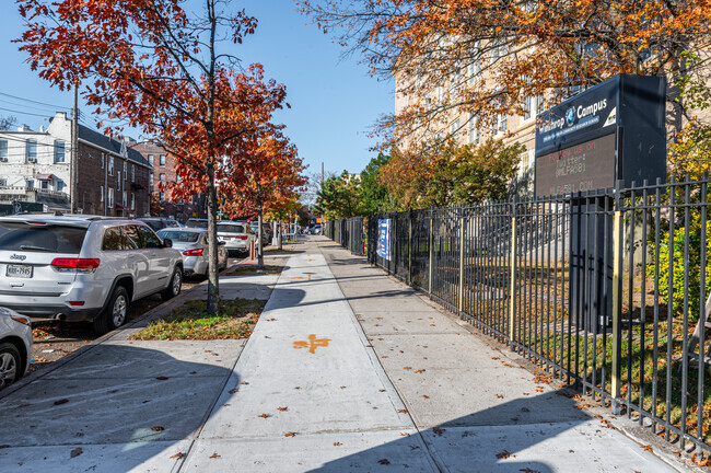 Kings Collegiate Charter School has a student-teacher ratio of 18 to 1.