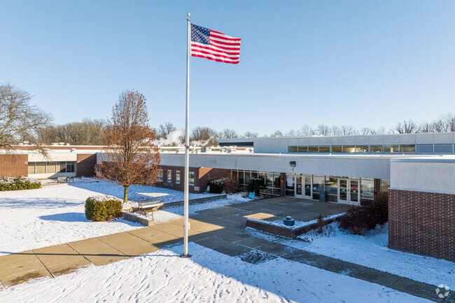 Mason Middle School has an A- score for academics on Niche.