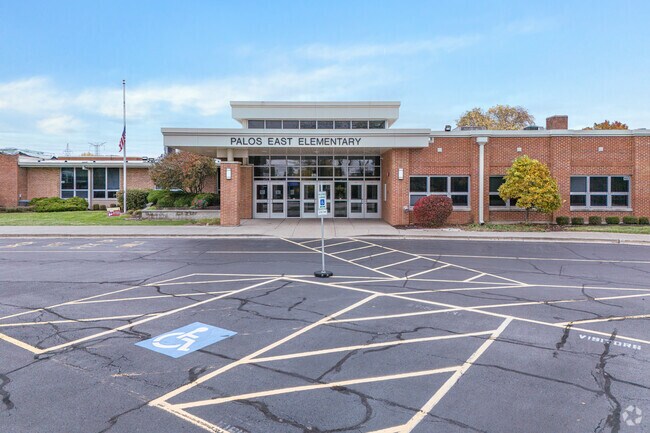 Palos East Elementary School serves the Ishnala neighborhood and has over 600 students.