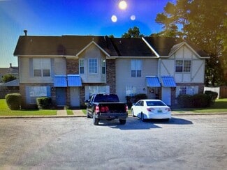 104 Edgefield Rd, Dothan, AL 36305