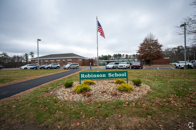 Elementary excellence at Robinson School, where education meets enthusiasm in Mansfield.