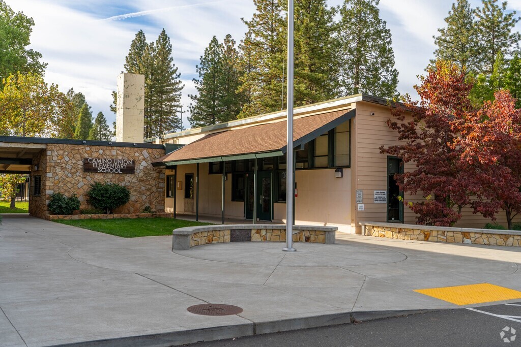 Camino Elementary School serves students in the El Dorado County community.