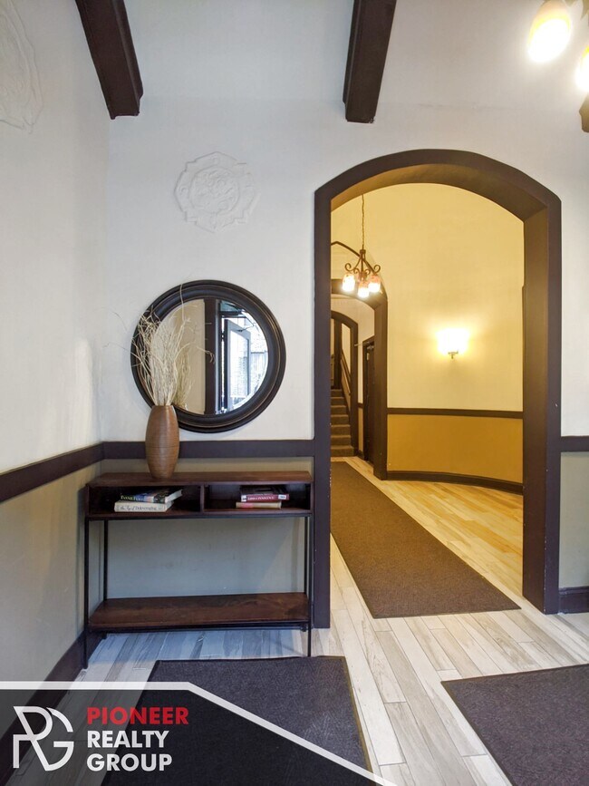 618 W Patterson Ave unit 612-508, Chicago, IL 60613 - photo 2