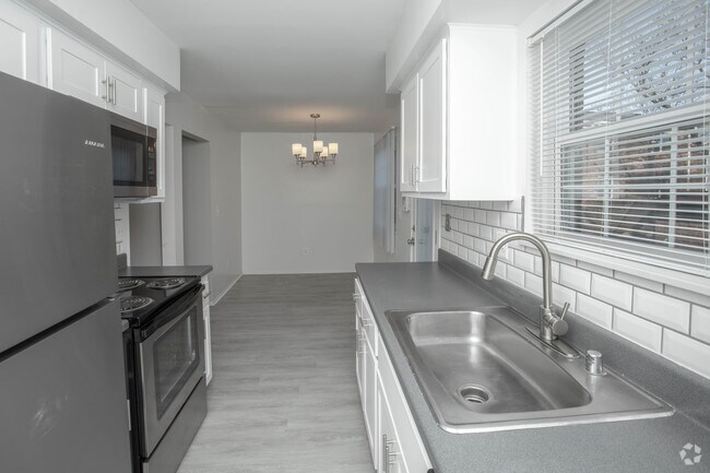 3BR, 2.5BA - 1,400 SF