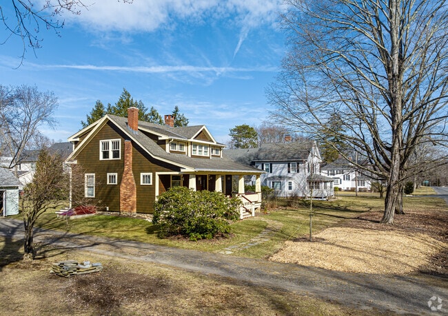 Suburban Simsbury features smaller homes on close lots.