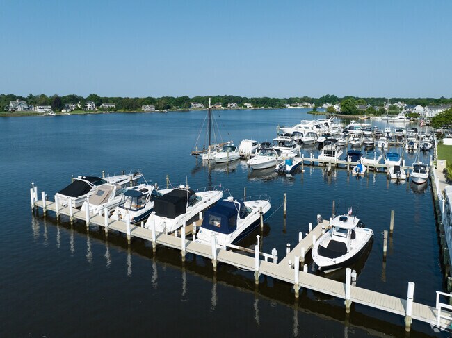 Oakdale has a slew of marinas to choose from if you need a slip for your boat.