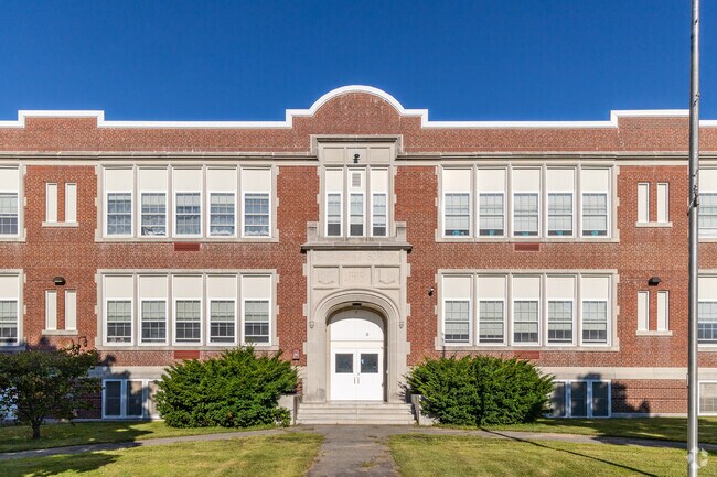 The Fairmount School serves area students in grades 4-5.