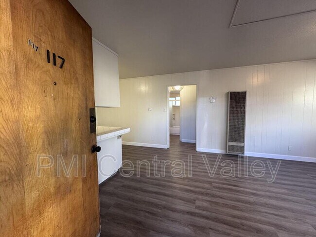 117 E Grove St, Stockton, CA 95204 - photo 5