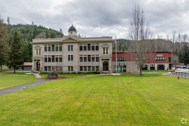 Wilkeson Elementary School front entrance area.