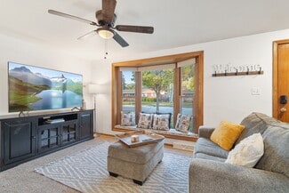 1253 Roscoe St, Green Bay, WI 54304