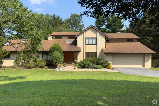 Travilah is a tranquil community with  large homes on large tracts of land.